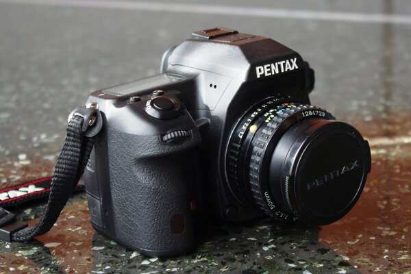 Камера pentax k - 5ii + smc pentax -a 50mm f1. 7 на кафеле