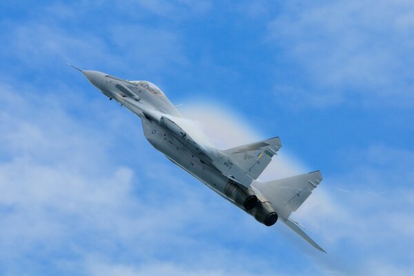 MiG-29 myśliwiec bardzo piękny
