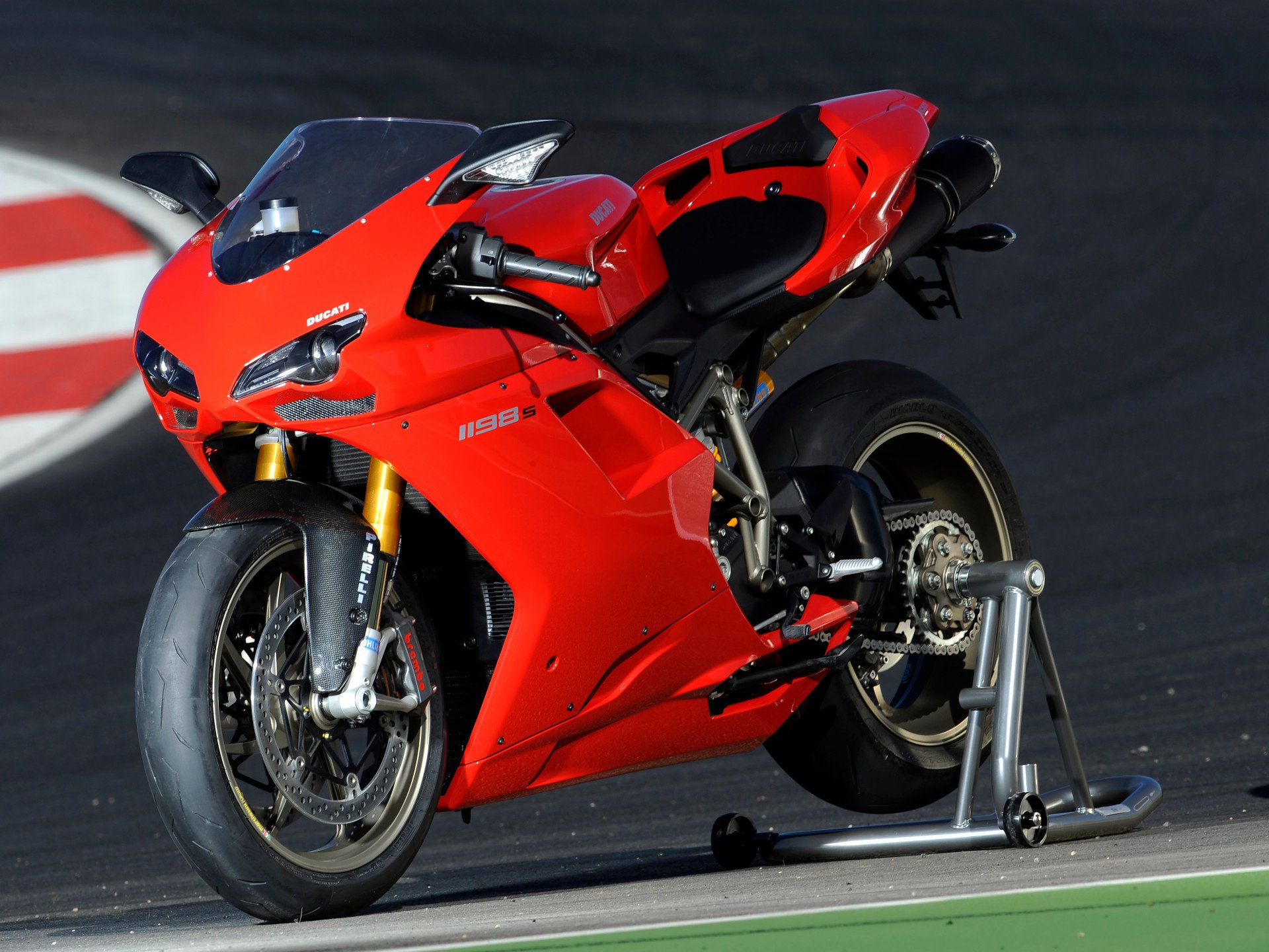 ducati 1198s sportbike дукати спортбайк мотоцикл мото красный трек дизайн италия мотобайк hi-tech байк мототранспорт