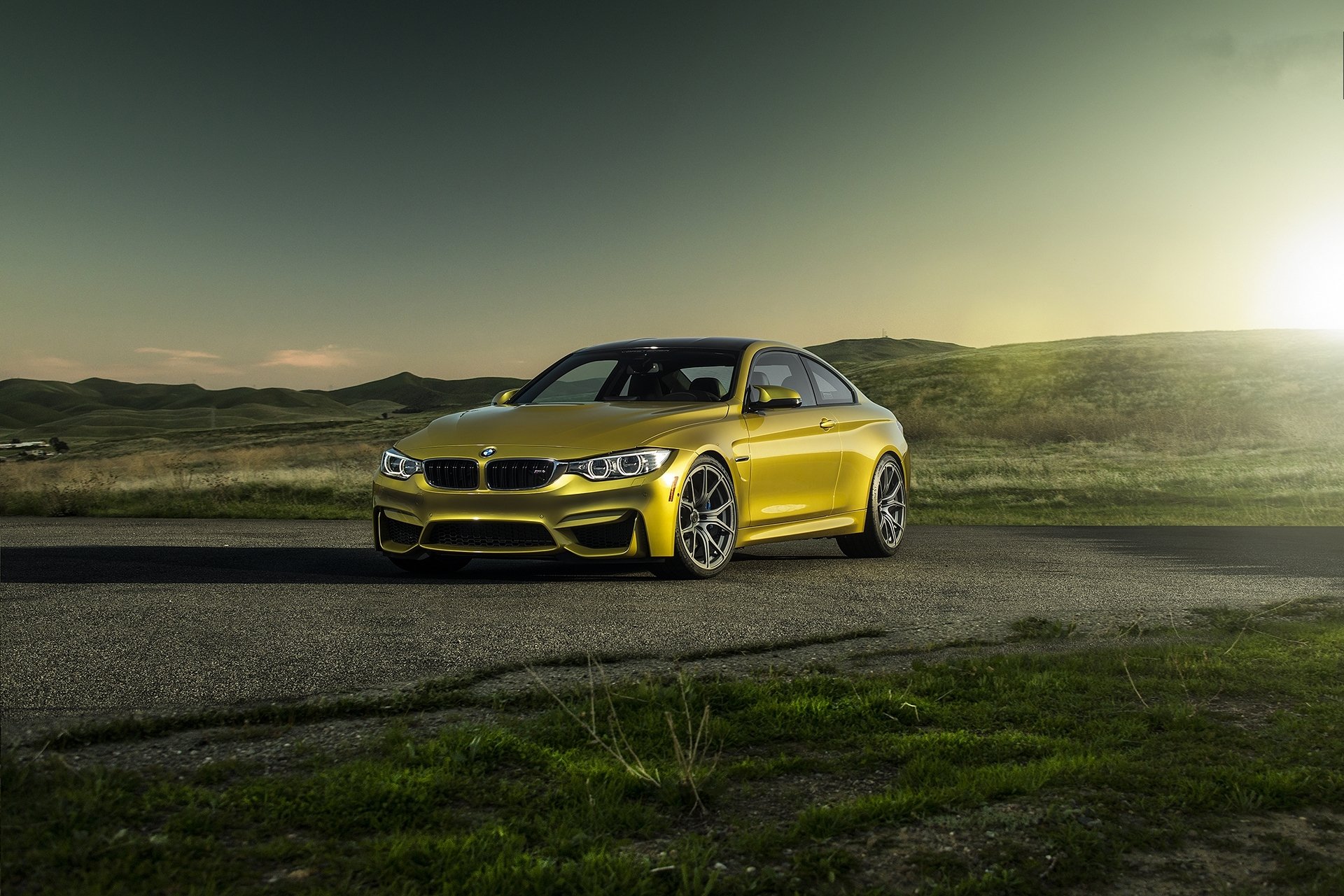 bmw м4 f82 желтый бмв купе закат тень
