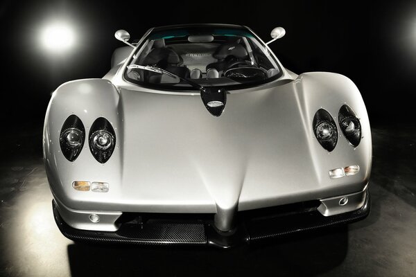 Super samochód pagani Zonda s7. 3 srebrny