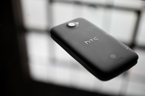 Smartfon Htc one x czarny na szkle