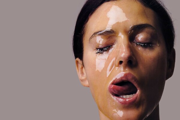 Twarz pod wodą, piękna Monica Bellucci