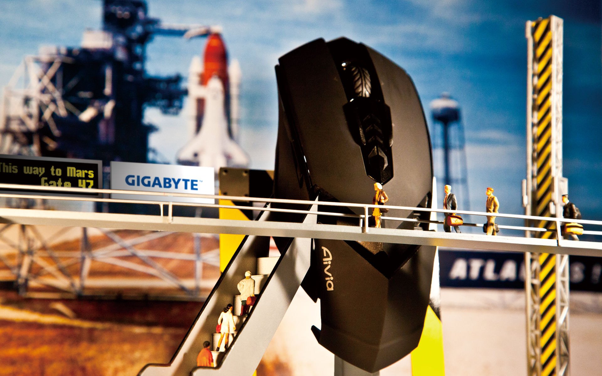 gigabyte aivia port kosmiczny mysz start na marsa