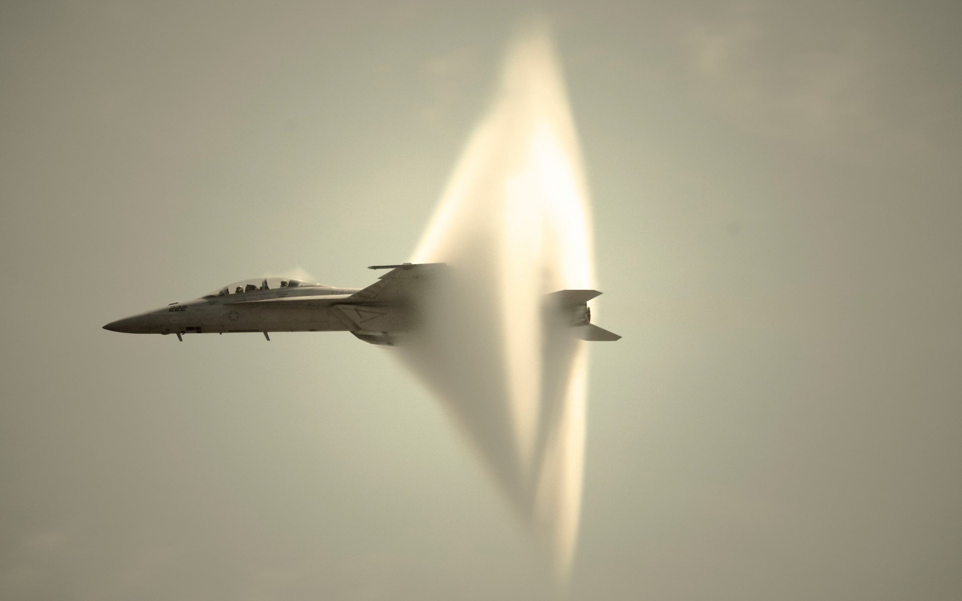fa18 super hornet bariera dźwiękowa samolot