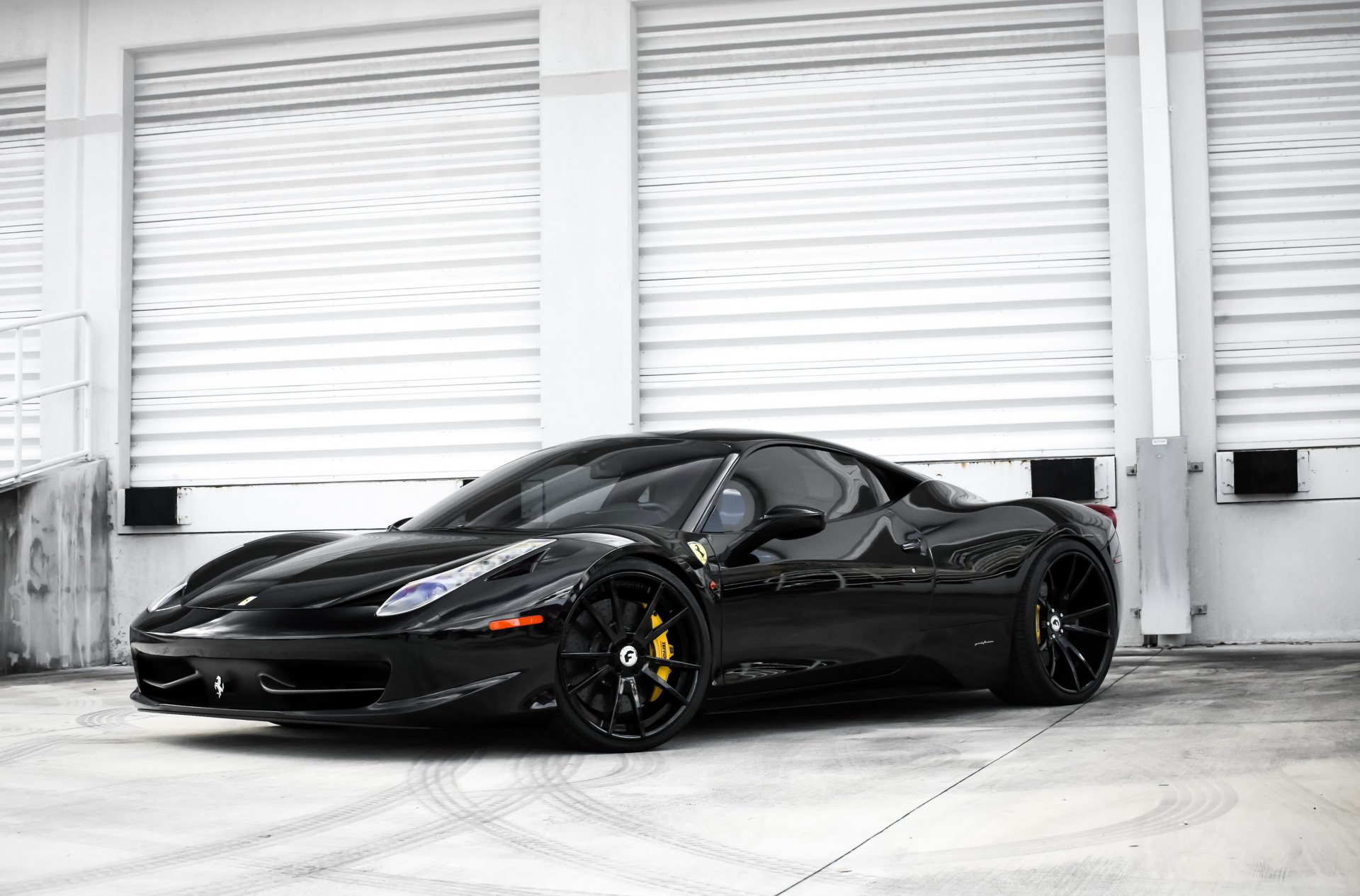 ferrari italia черный
