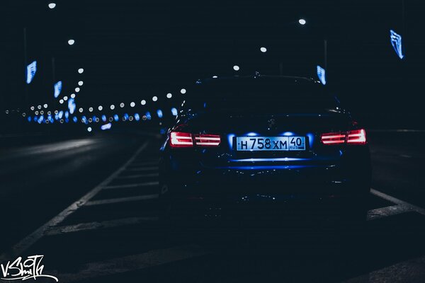 Nocne BMW autorstwa fotografa Vladimira Smitha