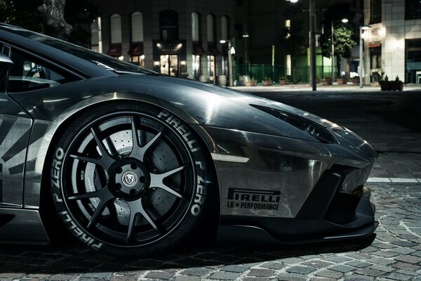 Lamborghini 2015 na ulicy night city