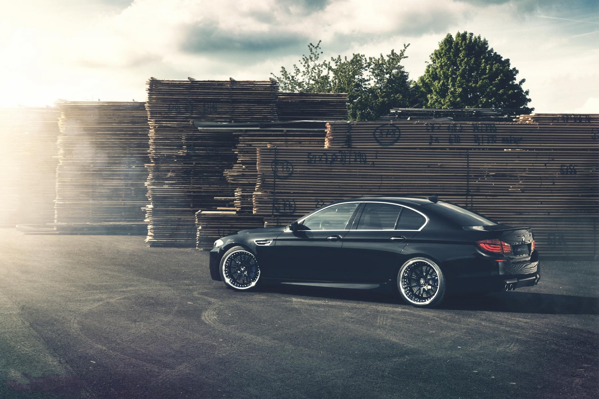 bmw f10 m5 5 серия тюнинг черный бмв диски