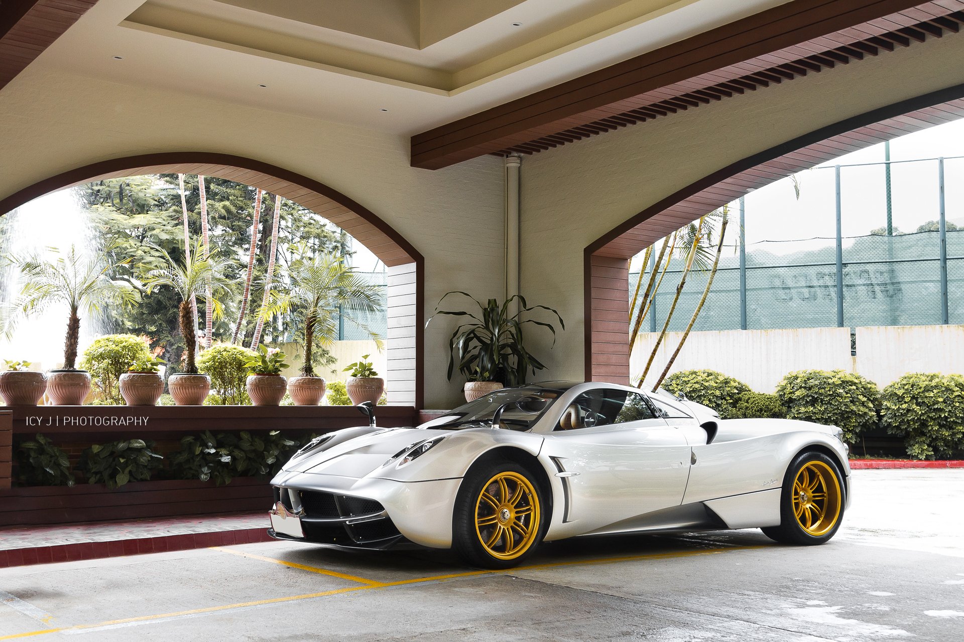 pagani huayra белый v12 пагани уайра
