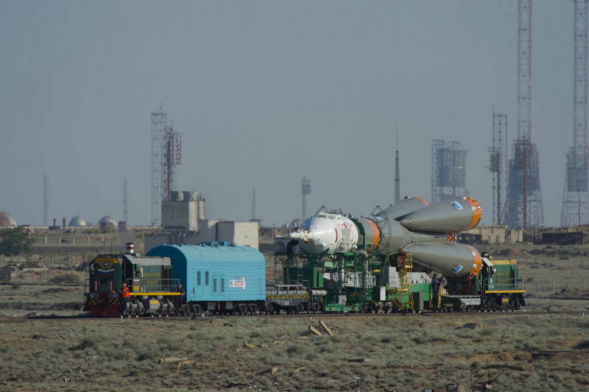 союз тма-13м байконур космический корабль поезд доставка ракета