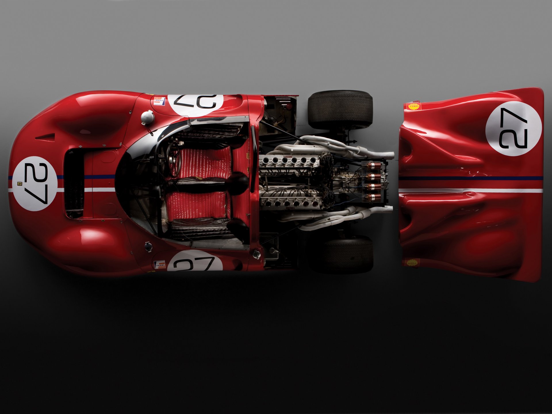 классическое гоночное авто ferrari can-am спайдер 1967 вид сверху двигательный отсек