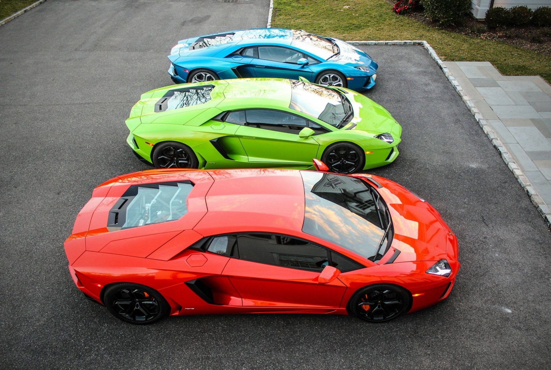 lamborghini aventador lp700-4 смешанный три красные зеленый синий