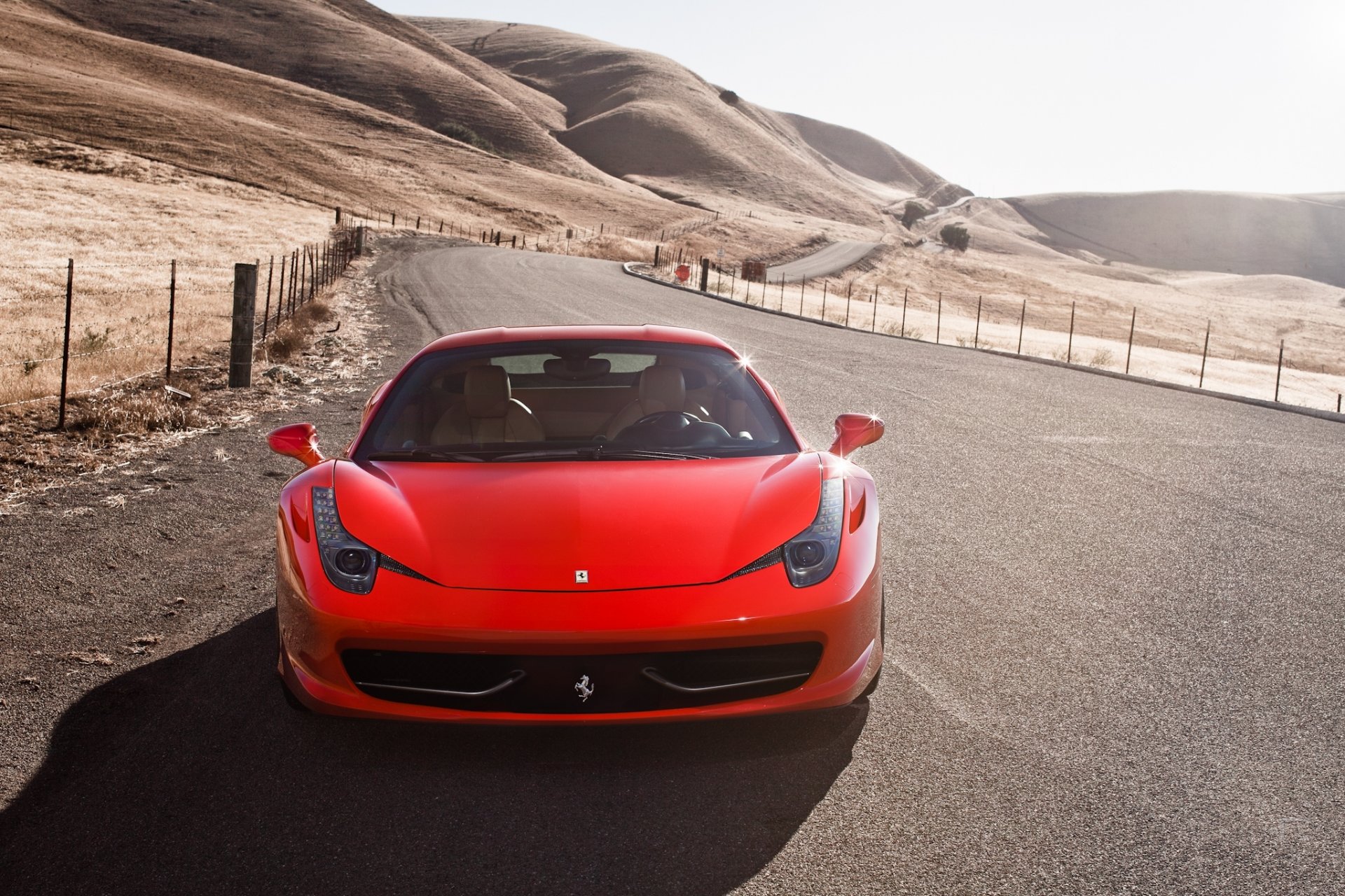 ferrari 458 italia czerwone ferrari włochy przód droga ogrodzenie niebo