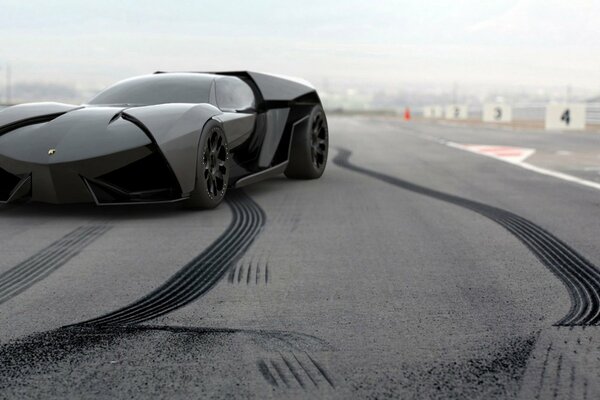 Ślady opon lamborghini na torze wyścigowym