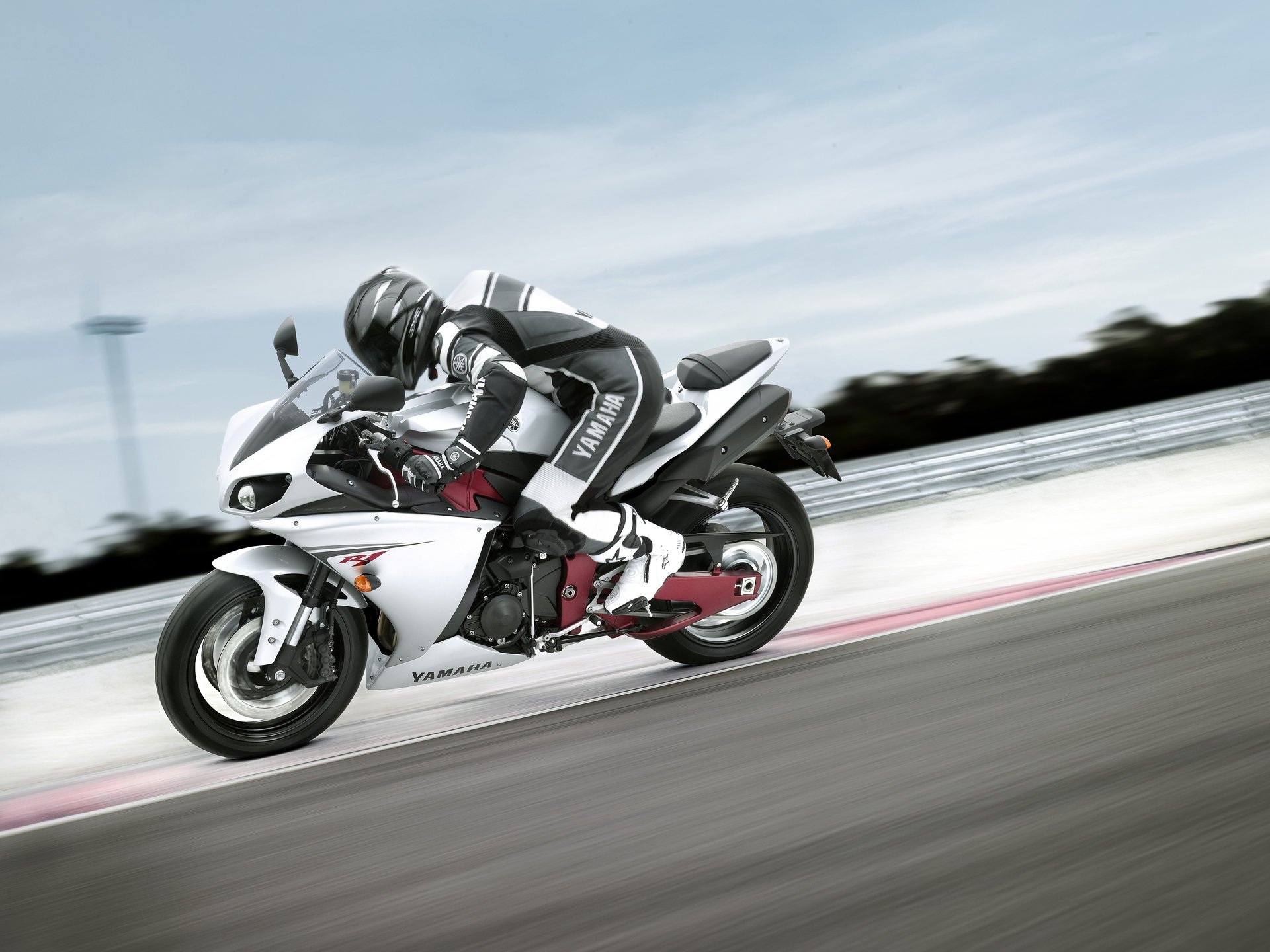 yamaha r1 ямаха обои мотоцикл байк гонщик скорость едет трасса