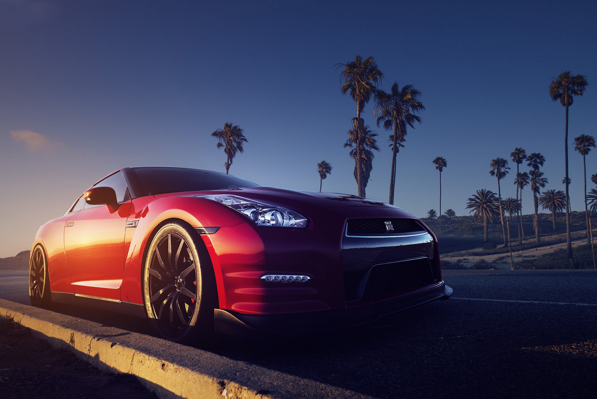 nissan gt-r r35 красные передние дорога пальмы закат