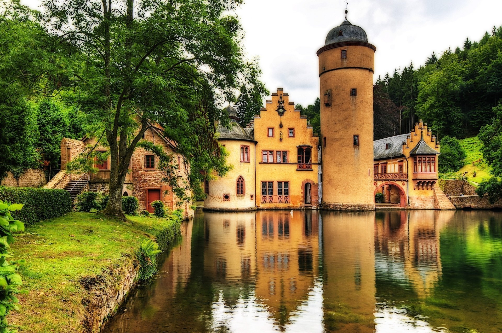 замок замок меспельбрунн castle вода germany германия
