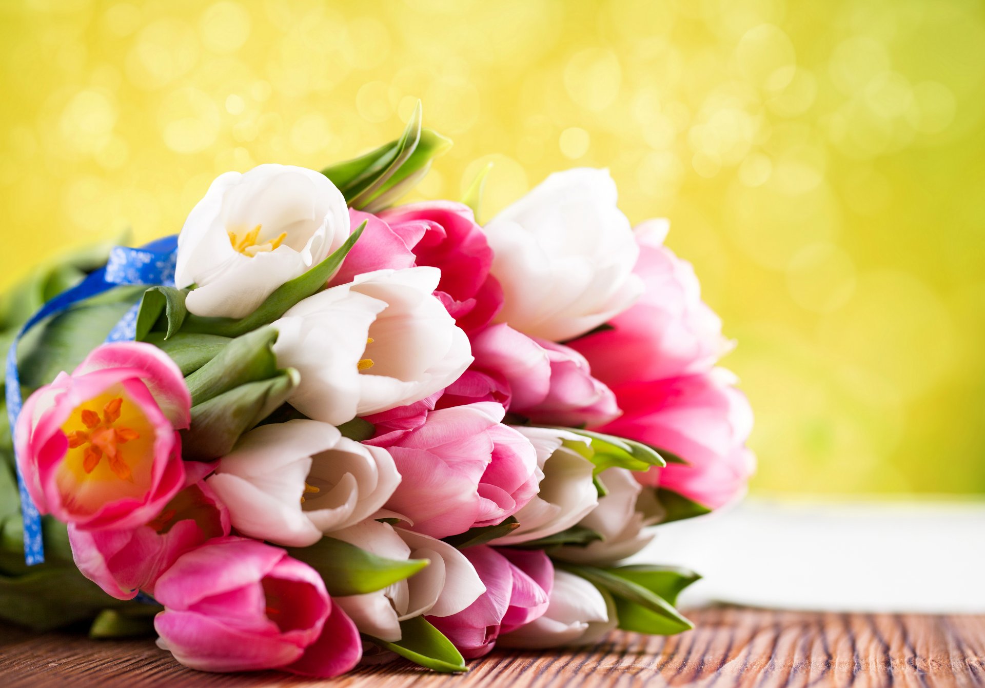 kwiaty tulipany 8 marca bukiet