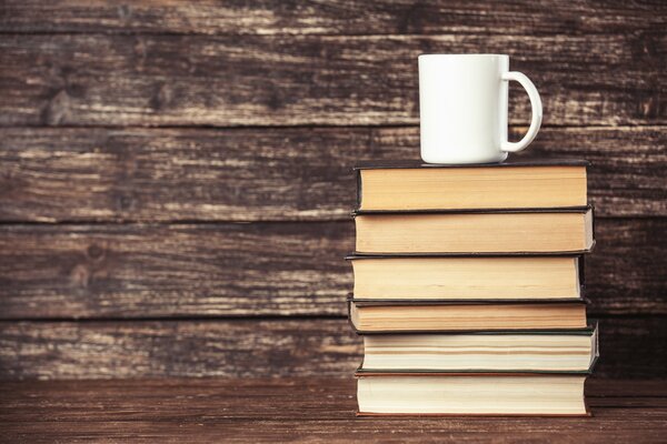 Хорошая книга и вкусный чай, удавшийся вечер