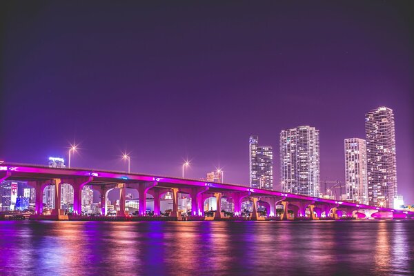 Ночной мост во Флориде