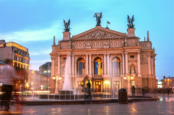 Fontanna przy Teatrze na dalekiej Ukrainie