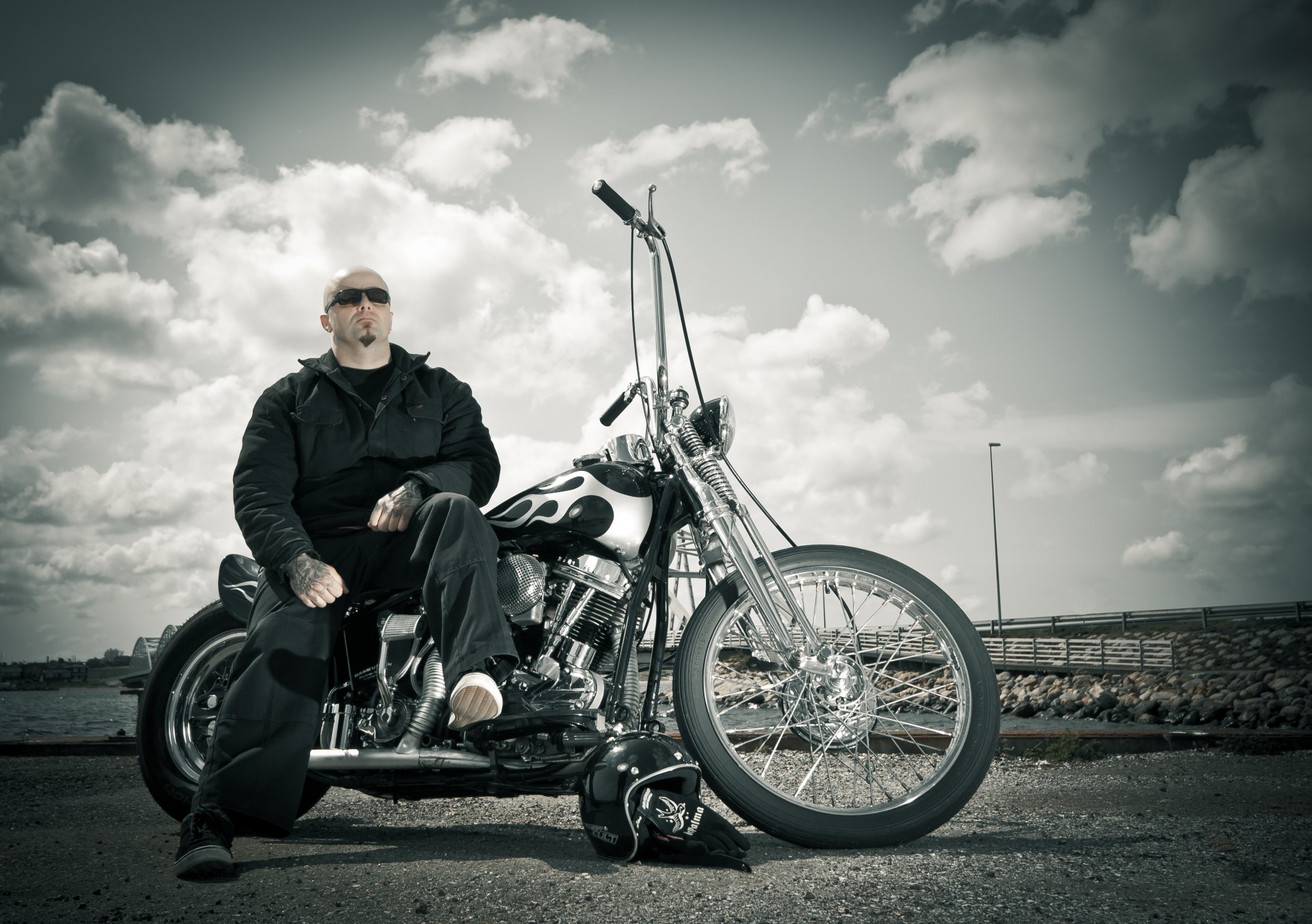 rower harley-davidson rowerzysta człowiek tatuaż