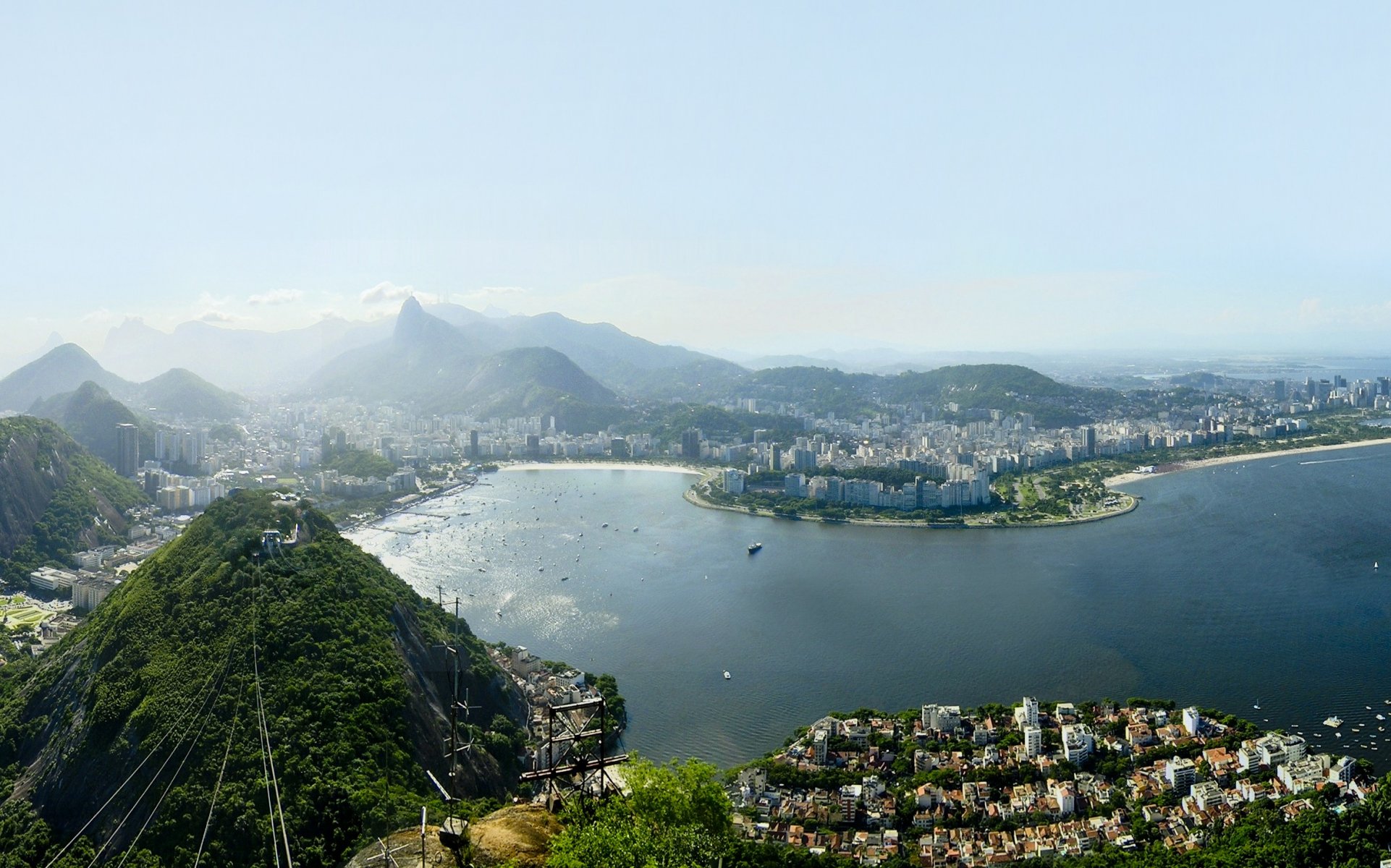 rio de janeiro rio de janeiro brazylia zatoka ocean miasto drapacze chmur wieżowce ruch zdjęcie niebo chmury tapeta