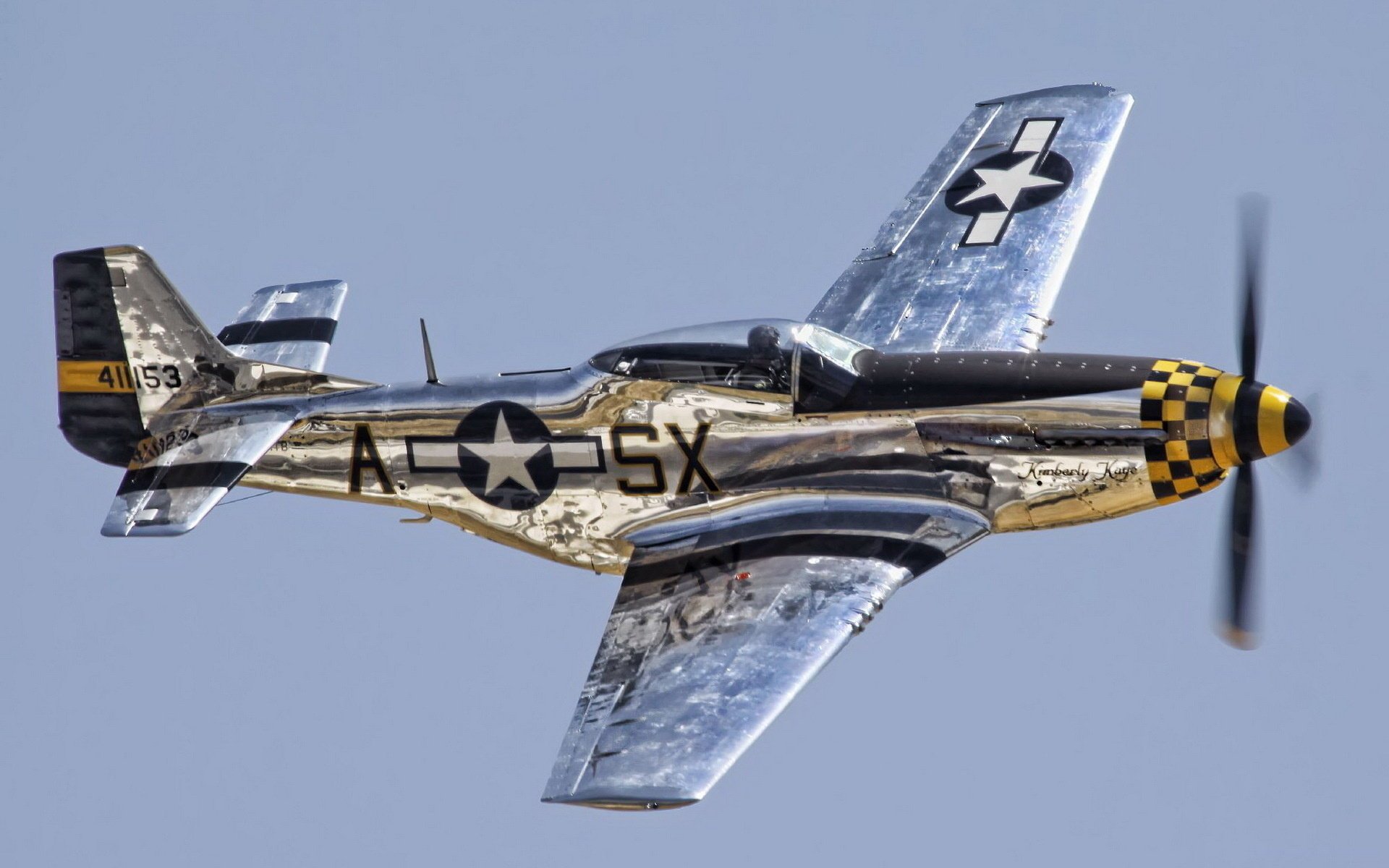niebo p-51 mustang samolot