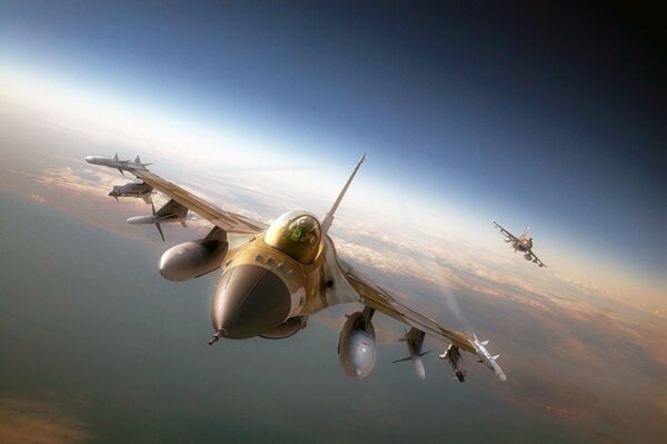 Lotnictwo F-16 w akcji