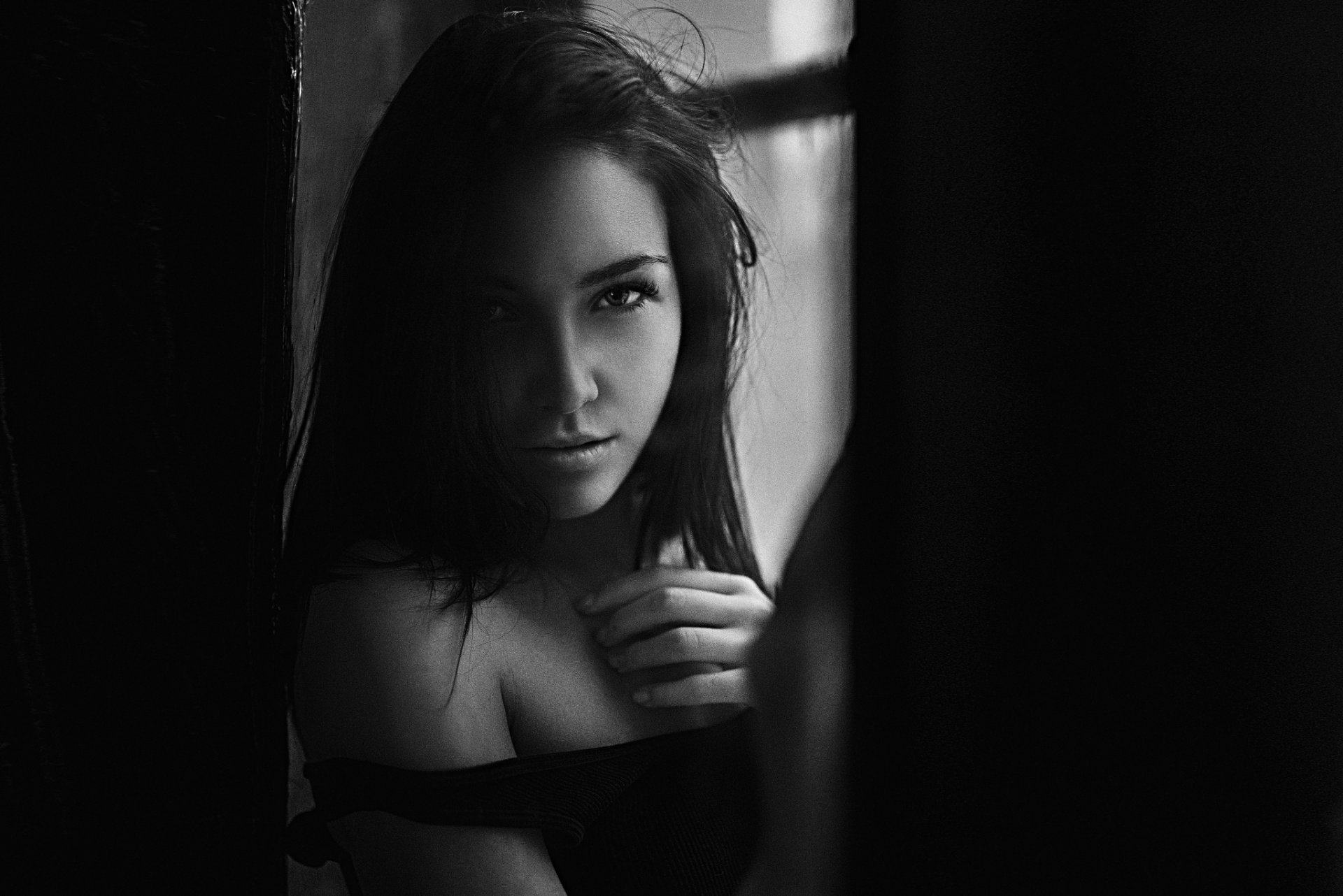 inna za szkłem portret spojrzenie jerzy czerniadiew
