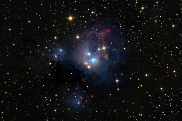 Изображение красивой туманности NGC 7129