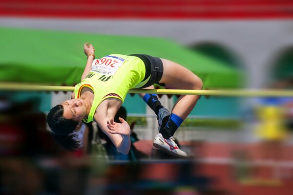 Sportowy skok przez tyczkę