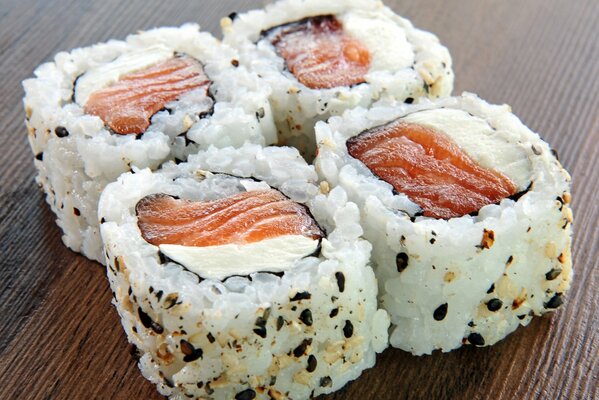 Kuchnia japońska, bułki, sushi ryby, ryż sezam ser