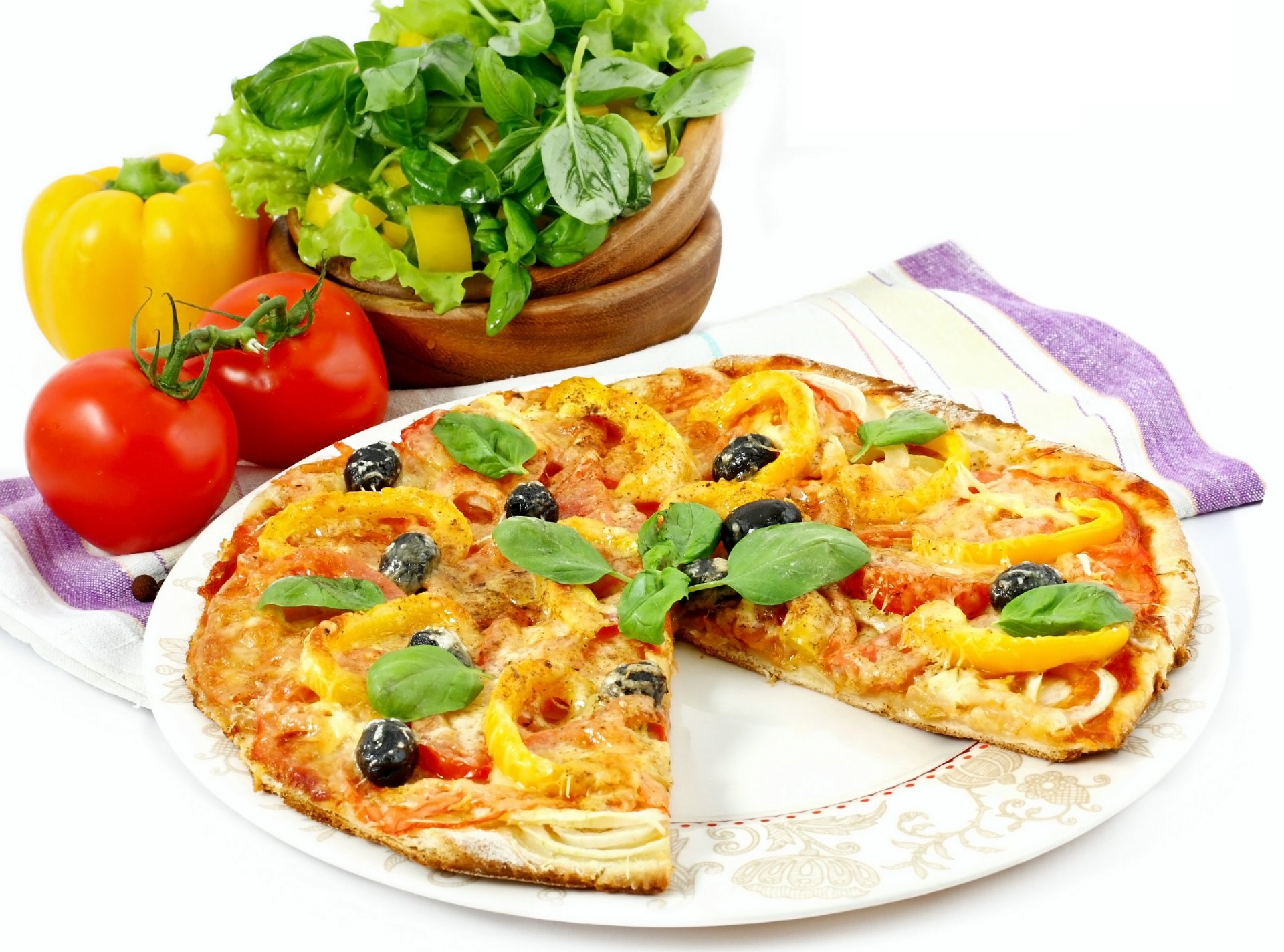 pizza kuchnia włoska pomidory cebula zioła papryka oliwa mięso danie pomidor papryka oliwki oliwki ser ręcznik