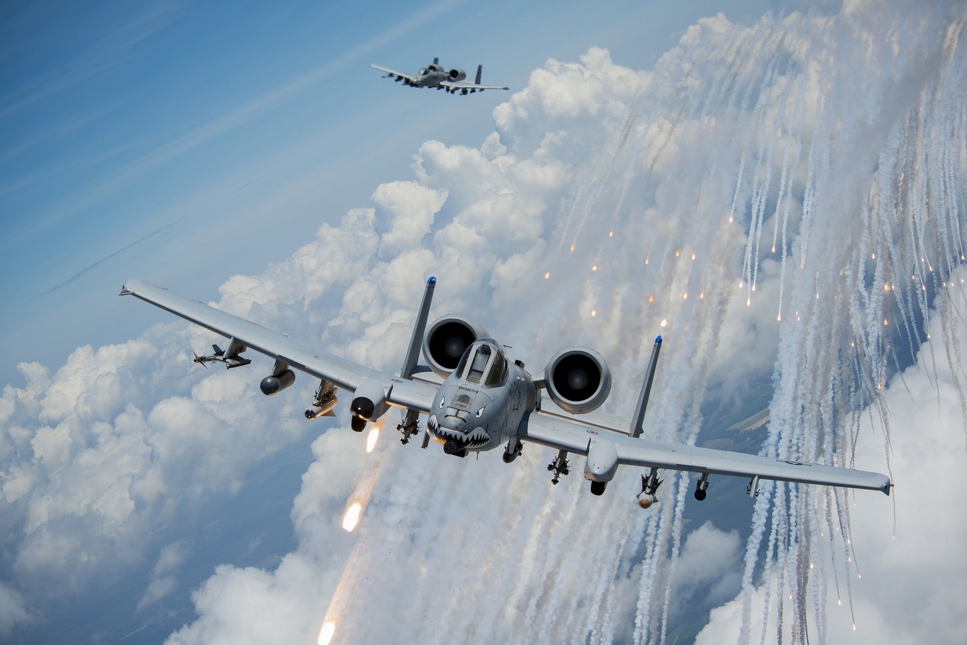 a-10 thunderbolt ii szturmowiec niebo