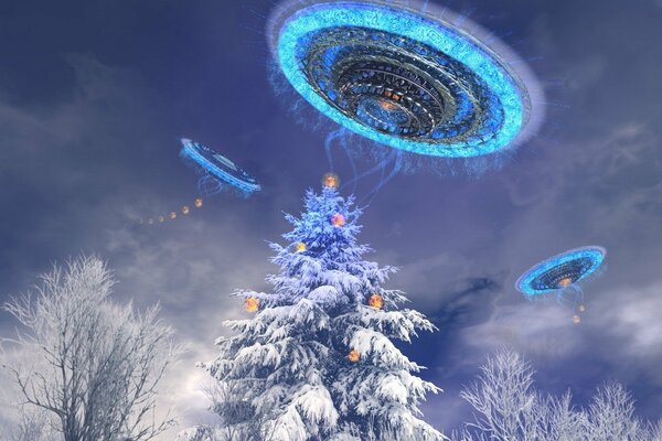 Statek UFO świeci na choinkę