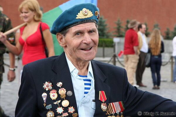 Ветеран Великой отечественной войны . Фотография на красной площади в день Победы -9 мая