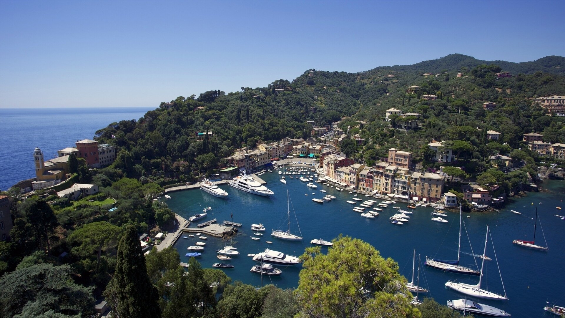 portofino liguria italia morze liguryjskie włochy zatoka jachty panorama łodzie wybrzeże