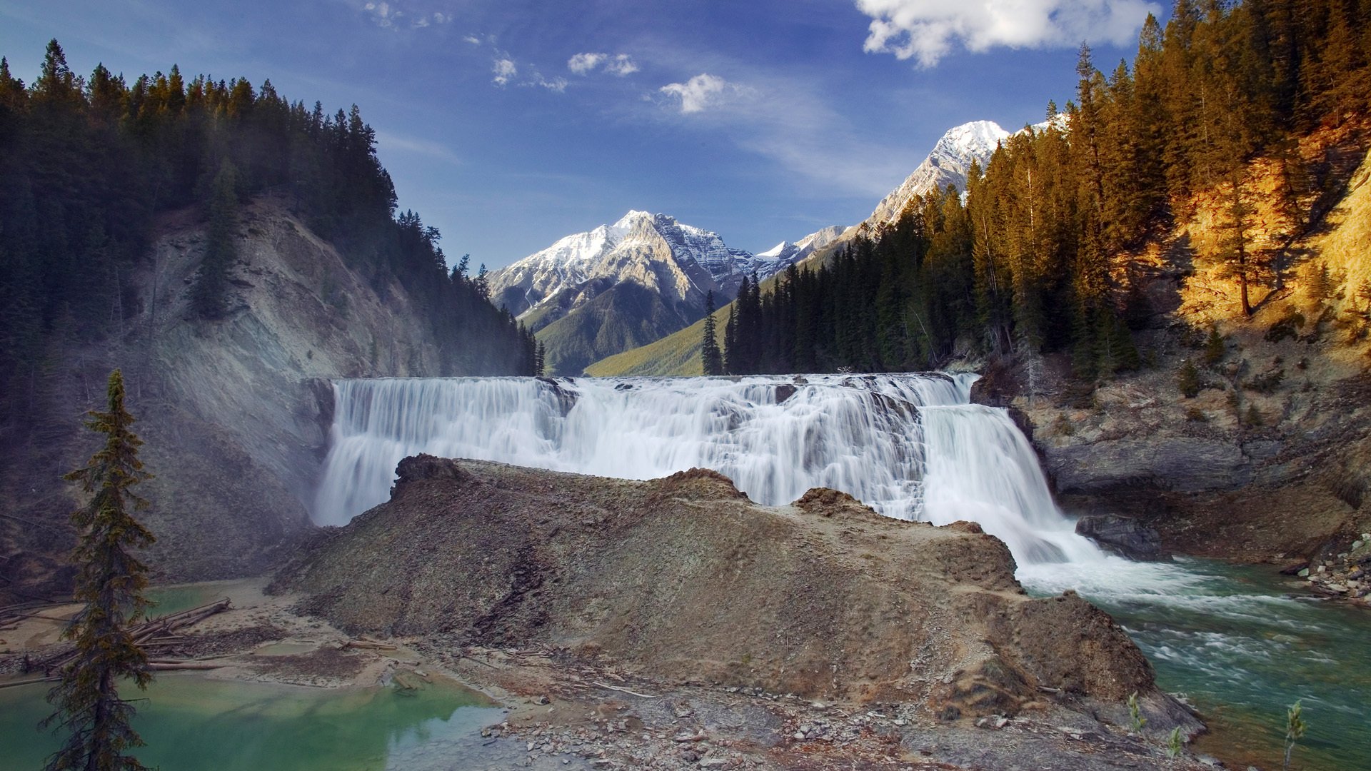 park narodowy yoho kolumbia brytyjska kanada wapta falls kicking horse river wodospad góry